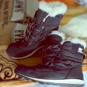 Sorel Whitney Lace Booties